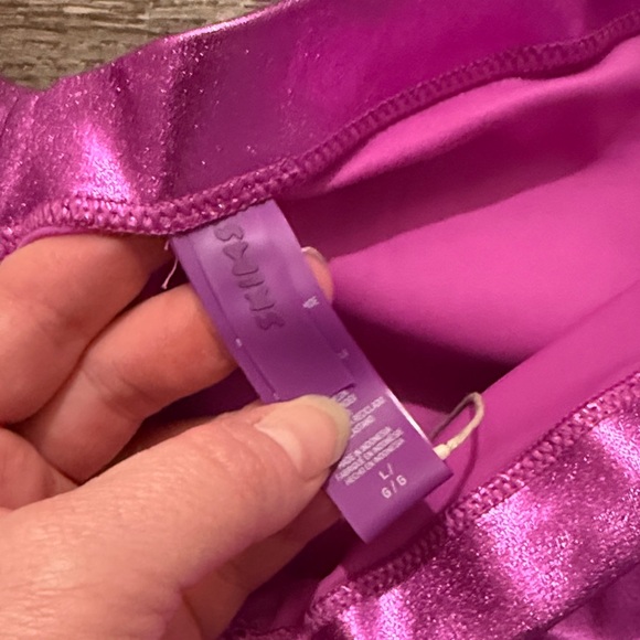 SKIMS NWT Metallic Swim V Waist Cropped Pants in Dragonfruit - Picture 2 of 13